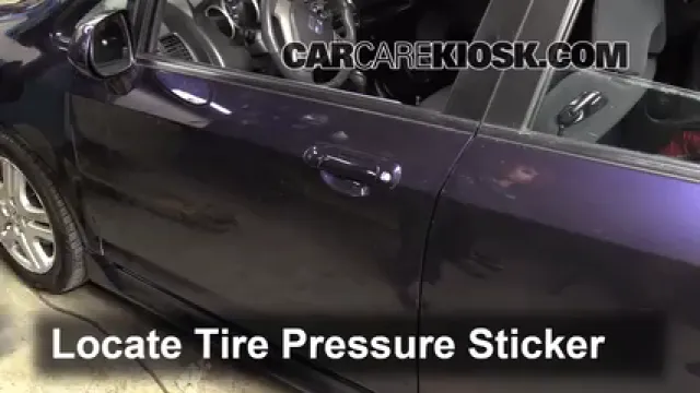 2008 Honda Fit 1.5L 4 Cyl. Pneus et roues Vérifier la pression des pneus